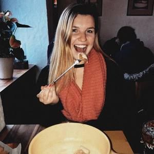 Meet your Posher, Nicole